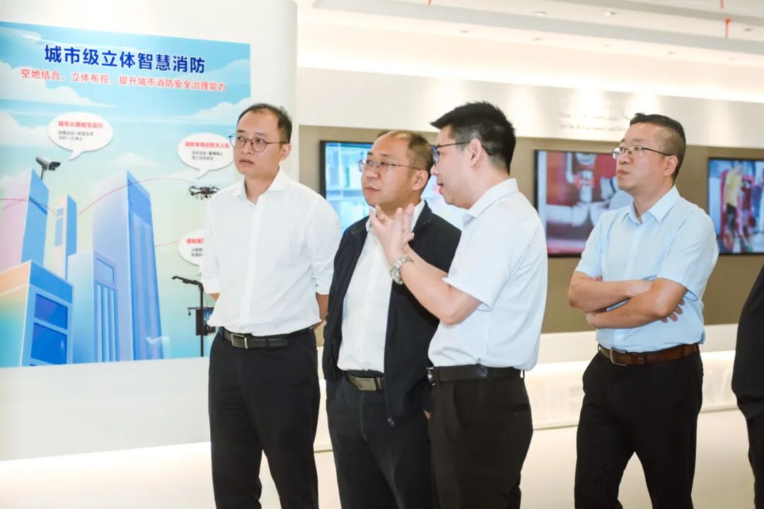 成都城投集团领导带队莅临我司考察调研
